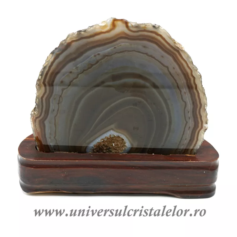 Agat pe suport de lemn