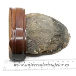 Agat pe suport de lemn