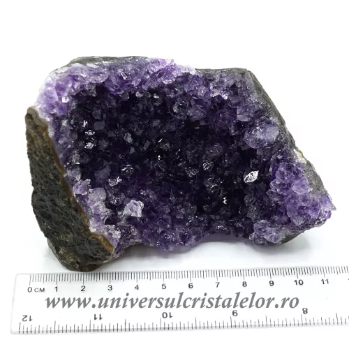 Ametist cu baza mineral unicat m26