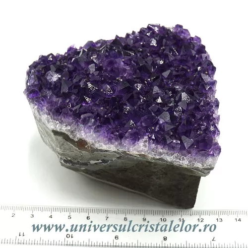 Ametist cu baza mineral unicat m50 Ametist cu baza mineral unicat m50