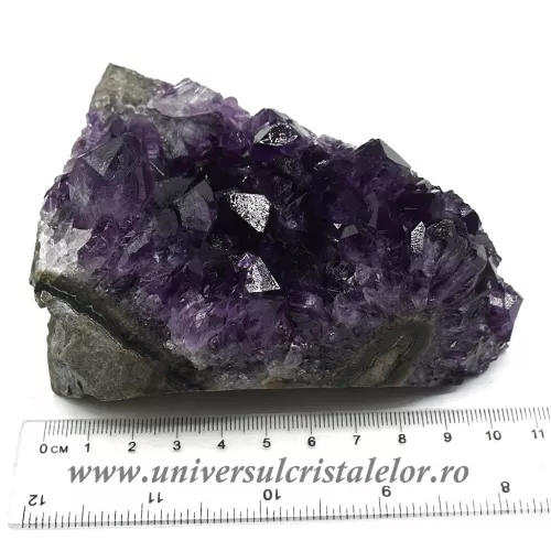 Ametist cu baza mineral unicat m48 Ametist cu baza mineral unicat m48