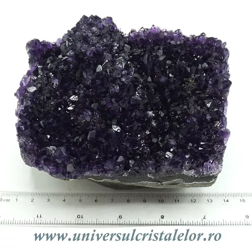 Ametist cu baza mineral unicat m43 Ametist cu baza mineral unicat m43