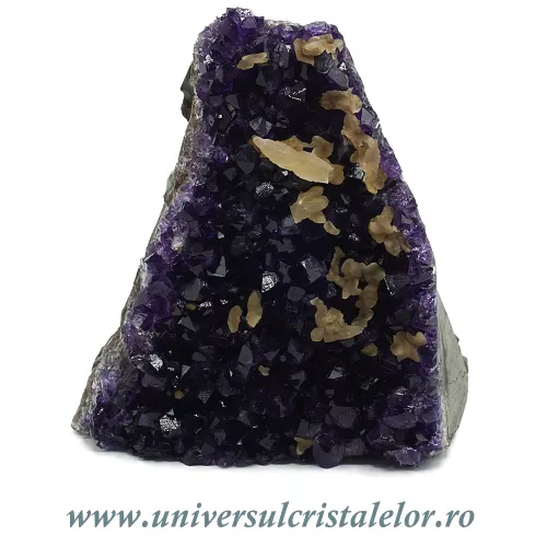 Ametist cu baza mineral unicat m47 Ametist cu baza mineral unicat m47