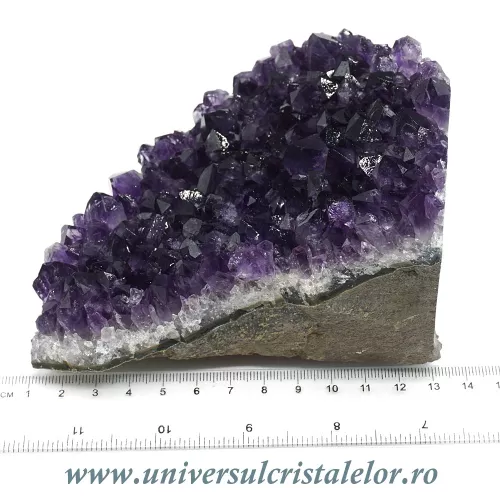 Ametist cu baza mineral unicat m10 Ametist cu baza mineral unicat m10