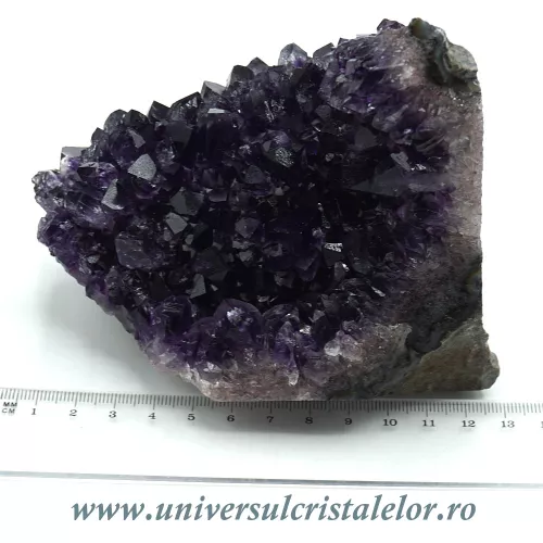 Ametist cu baza mineral unicat m16