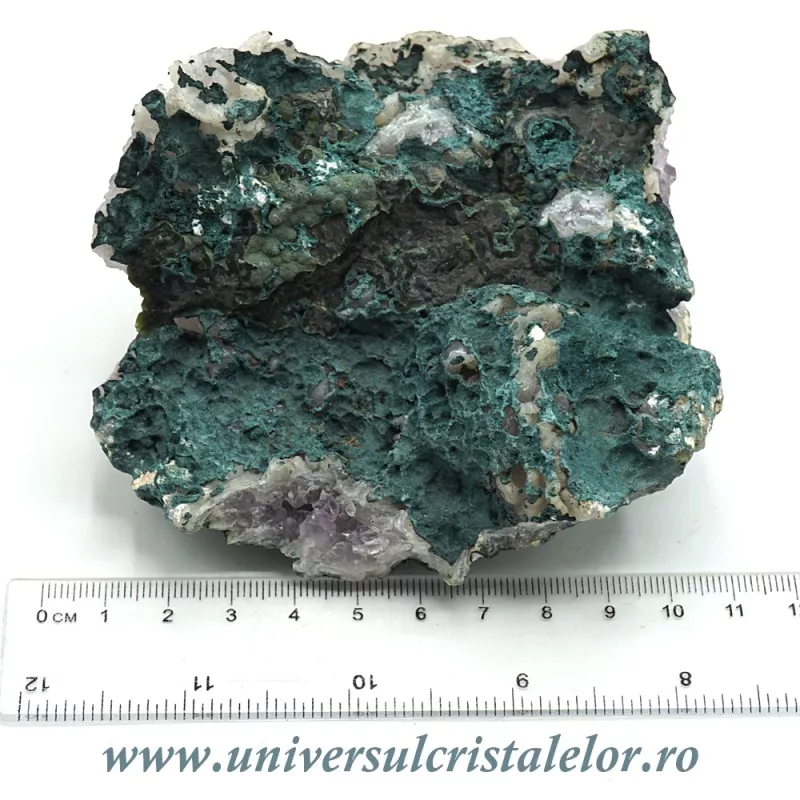 Ametist ( fragment din geoda ) Ametist ( fragment din geoda )