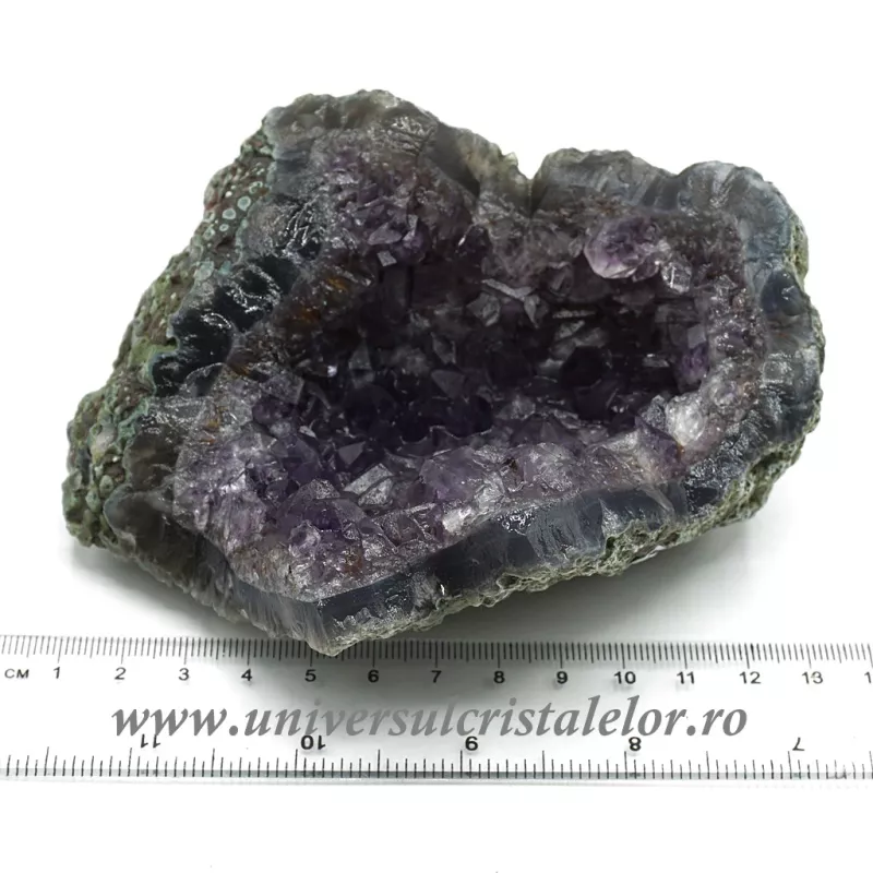 Ametist ( fragment din geoda ) Ametist ( fragment din geoda )