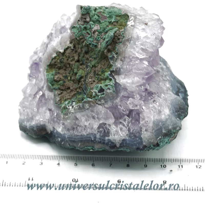 Ametist ( fragment din geoda ) Ametist ( fragment din geoda )