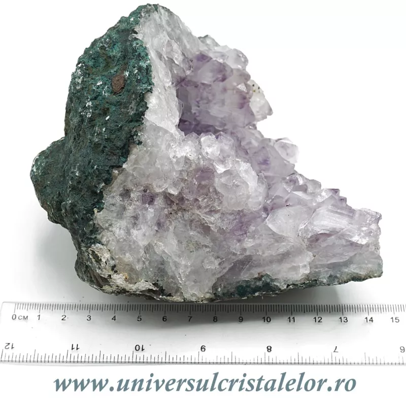 Ametist ( fragment din geoda ) Ametist ( fragment din geoda )