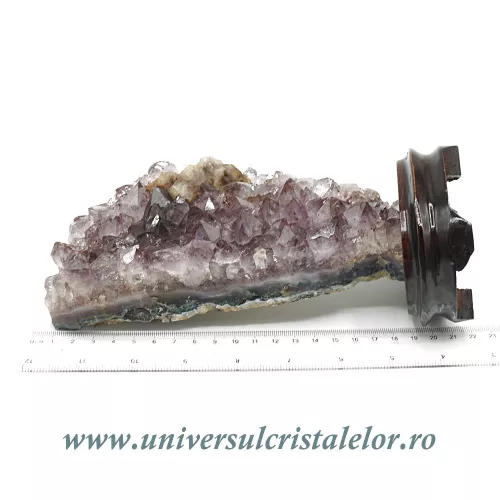Ametist pe suport de lemn mineral unicat m02