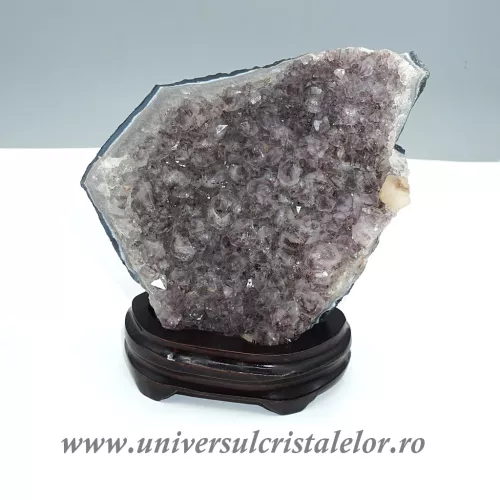 Ametist pe suport de lemn mineral unicat m01 Ametist pe suport de lemn mineral unicat m01