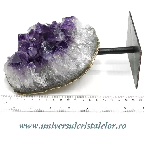 Ametist pe suport de metal mineral unicat m11 Ametist pe suport de metal mineral unicat m11