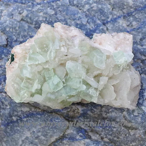 Apofilit verde unicat m01