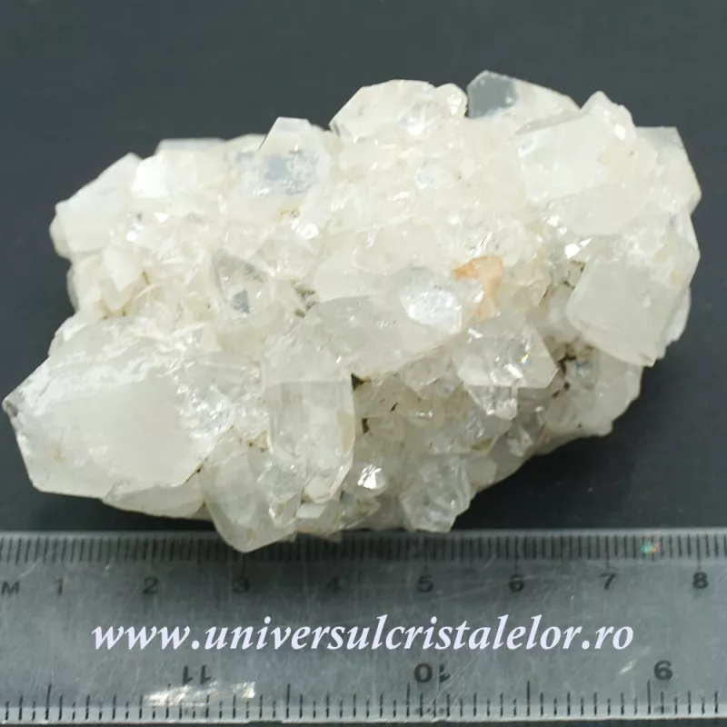 Apofilit cluster Apofilit cluster