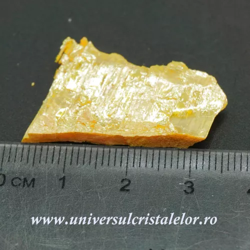 Auripigment mineral unicat m4