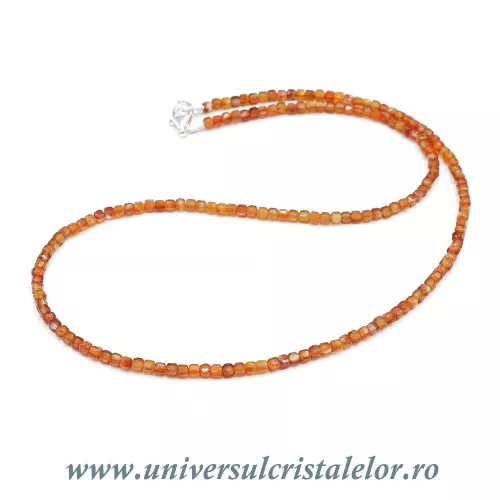 Colier carneol cub fatetat - 2,5 mm Colier carneol cub fatetat - 2,5 mm