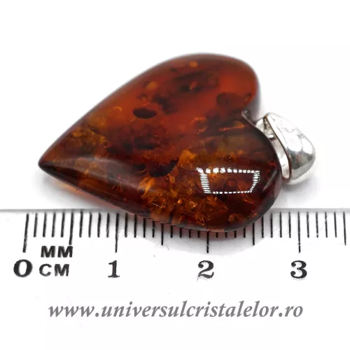 Pandantiv chihlimbar inima