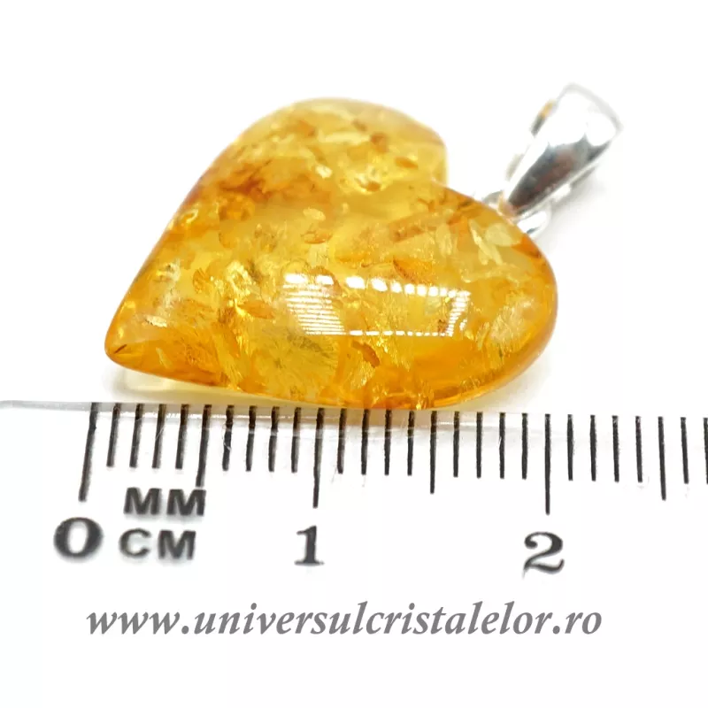 Pandantiv chihlimbar inima