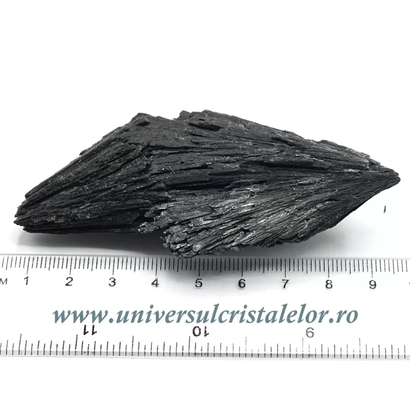 Cianit negru Cianit negru