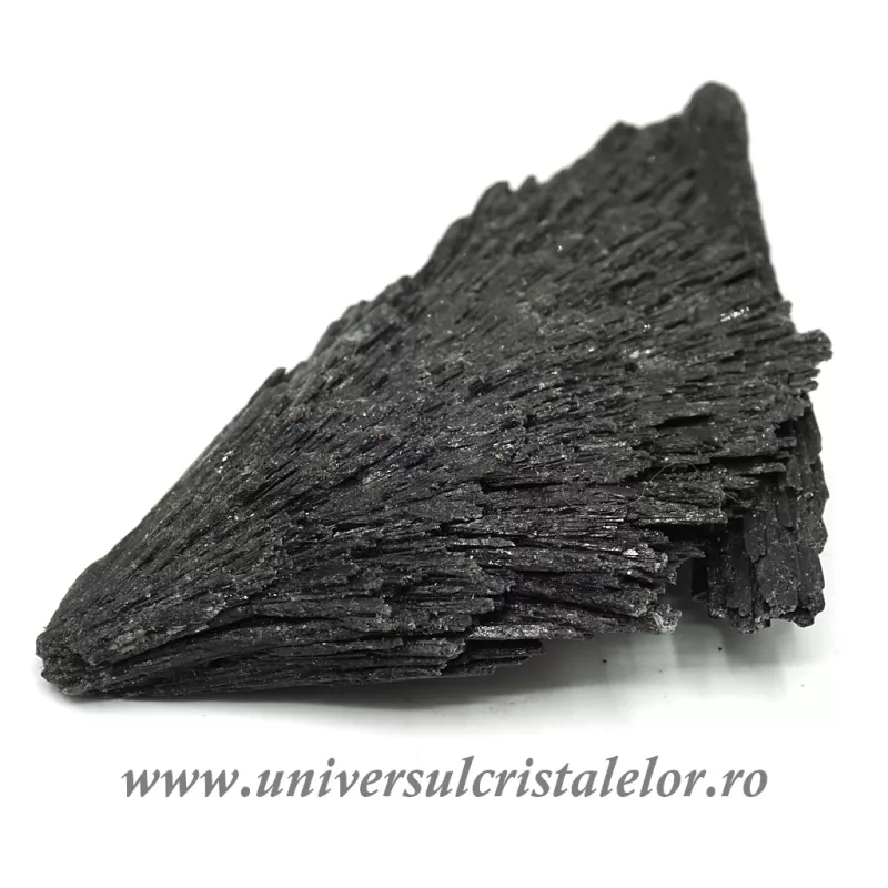 Cianit negru Cianit negru
