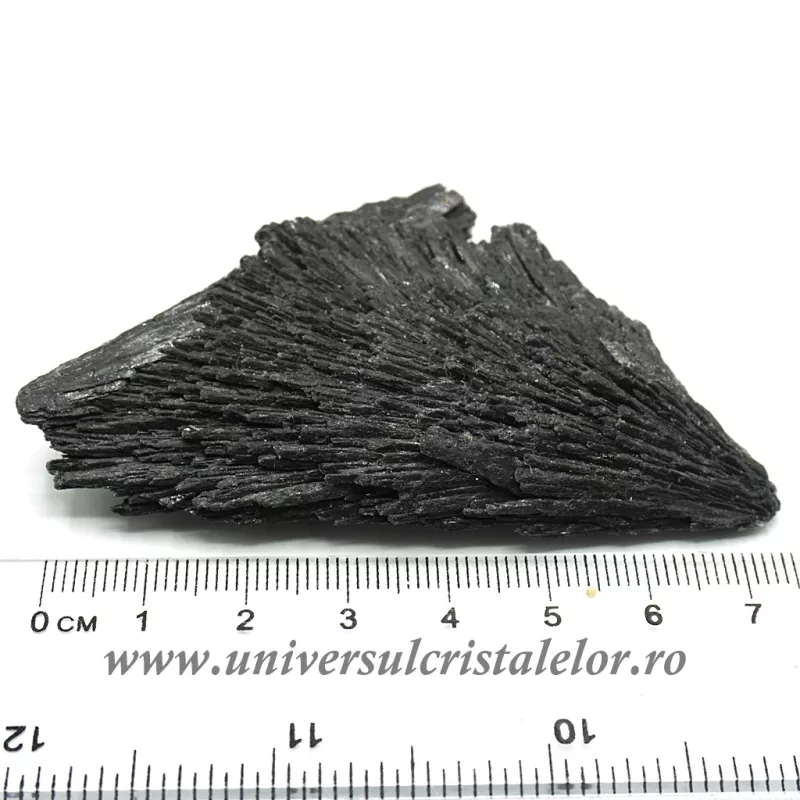 Cianit negru Cianit negru