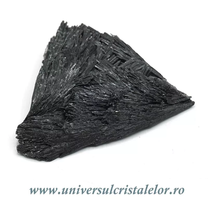 Cianit negru Cianit negru