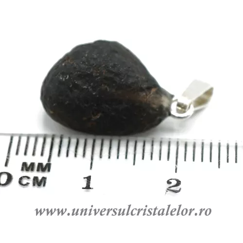 Pandantiv cintamani ( Saffordit )