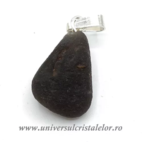 Pandantiv cintamani ( Saffordit )