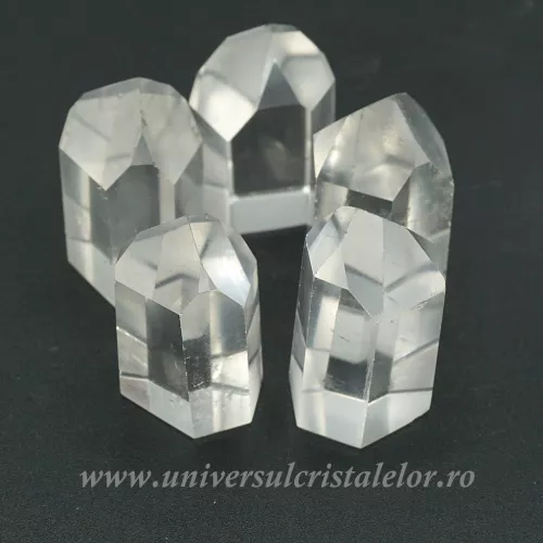 Cristal de stanca varf cu baza slefuit Cristal de stanca varf cu baza slefuit