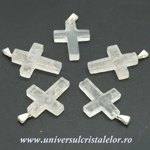 Pandantiv cristal de stanca cruciulita Pandantiv cristal de stanca cruciulita