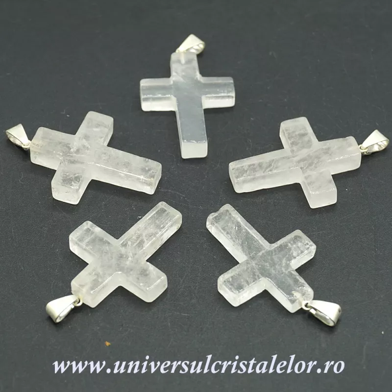 Pandantiv cristal de stanca cruciulita Pandantiv cristal de stanca cruciulita
