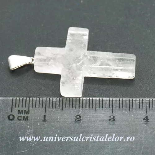 Pandantiv cristal de stanca cruciulita Pandantiv cristal de stanca cruciulita