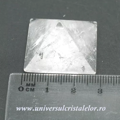 Piramida cristal de stanca Piramida cristal de stanca