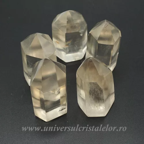 Cristal de stanca varf cu baza slefuit Cristal de stanca varf cu baza slefuit