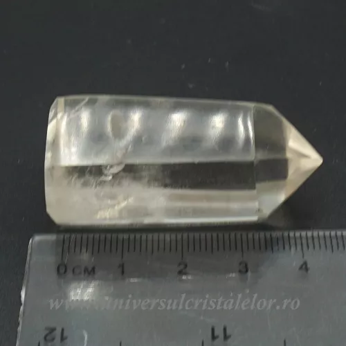 Cristal de stanca varf cu baza slefuit Cristal de stanca varf cu baza slefuit