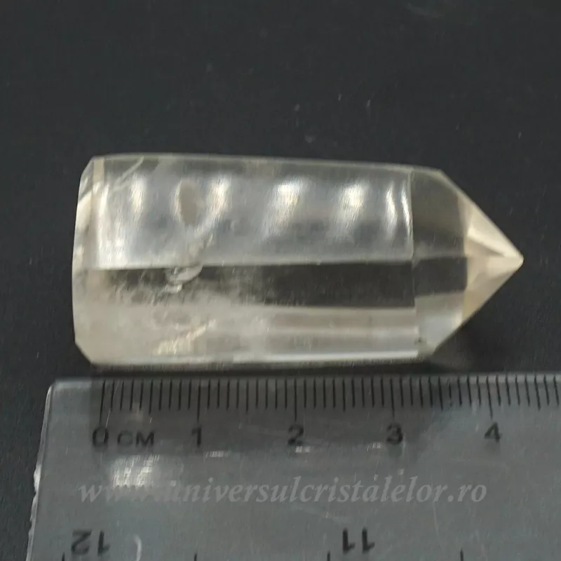 Cristal de stanca varf cu baza slefuit Cristal de stanca varf cu baza slefuit