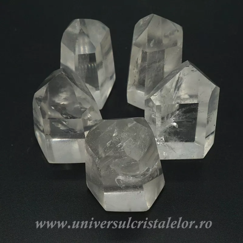 Cristal de stanca varf cu baza slefuit Cristal de stanca varf cu baza slefuit