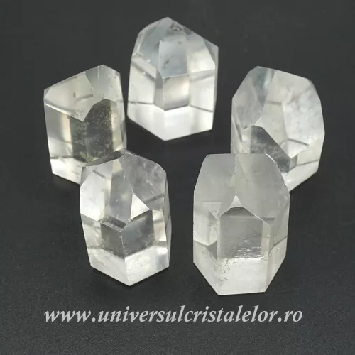 Cristal de stanca varf cu baza slefuit Cristal de stanca varf cu baza slefuit