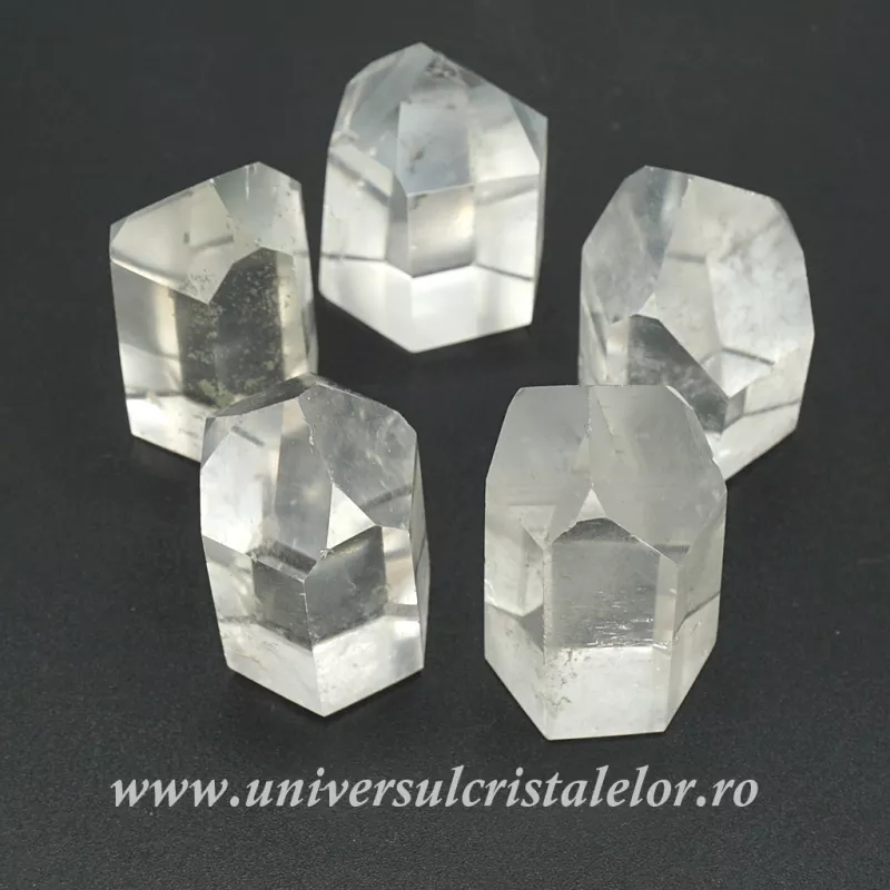 Cristal de stanca varf cu baza slefuit Cristal de stanca varf cu baza slefuit