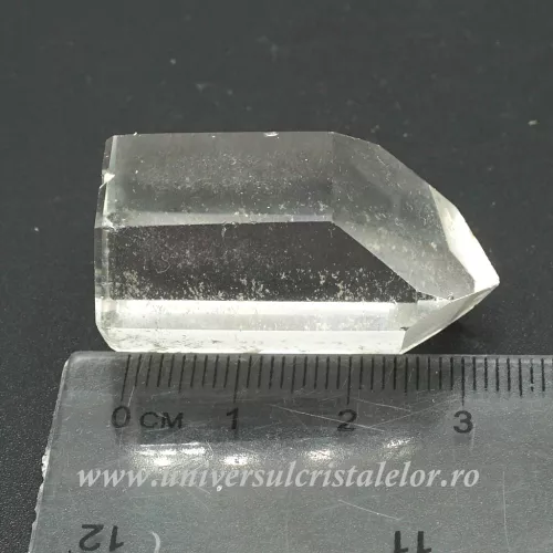Cristal de stanca varf cu baza slefuit Cristal de stanca varf cu baza slefuit