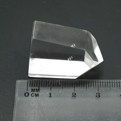 Cristal de stanca varf cu baza slefuit