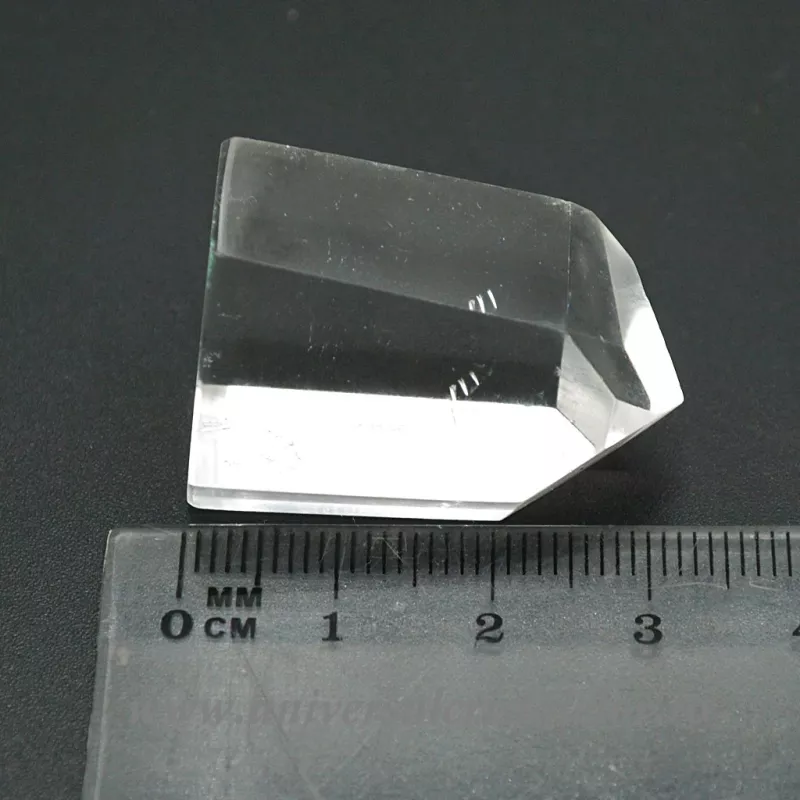 Cristal de stanca varf cu baza slefuit