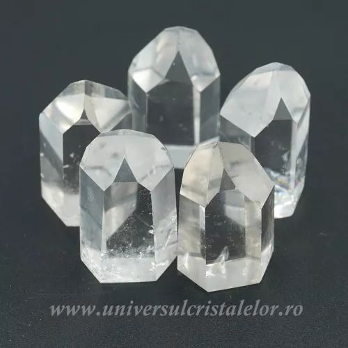 Cristal de stanca varf cu baza slefuit Cristal de stanca varf cu baza slefuit