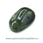 Cromdiopsid piatra rulata Cromdiopsid piatra rulata
