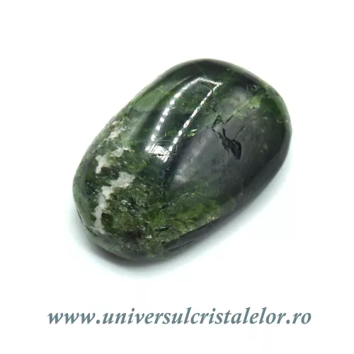 Cromdiopsid piatra rulata Cromdiopsid piatra rulata