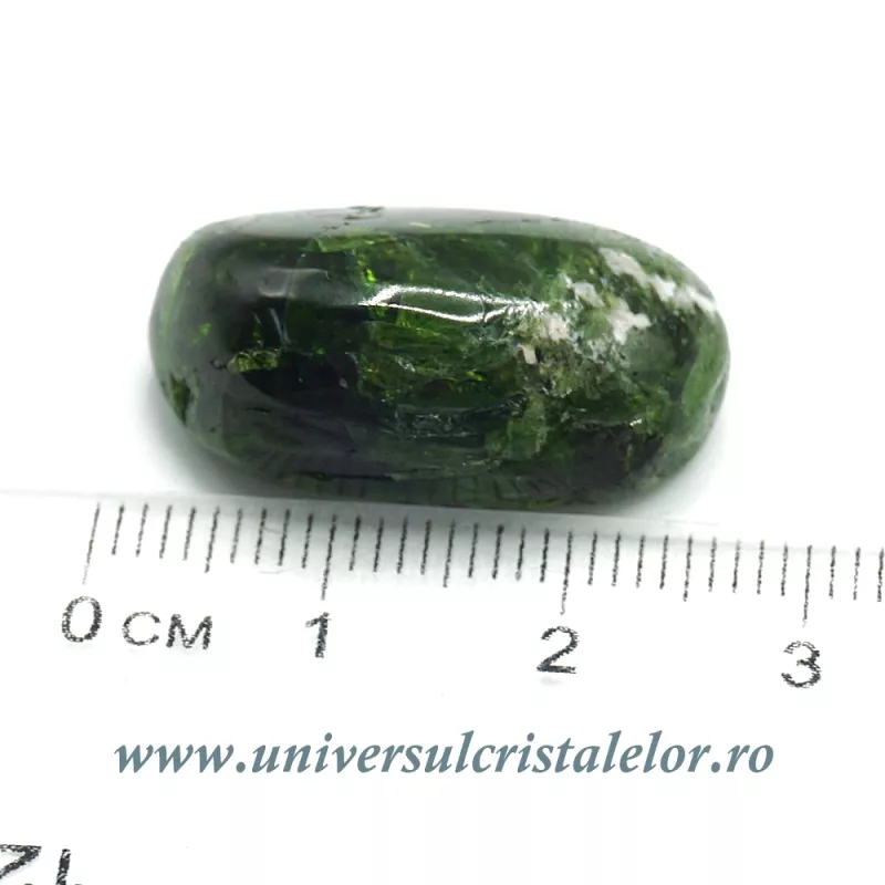 Cromdiopsid piatra rulata Cromdiopsid piatra rulata