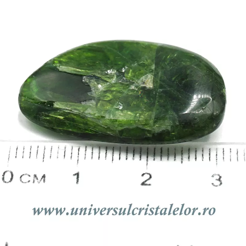 Cromdiopsid piatra rulata Cromdiopsid piatra rulata
