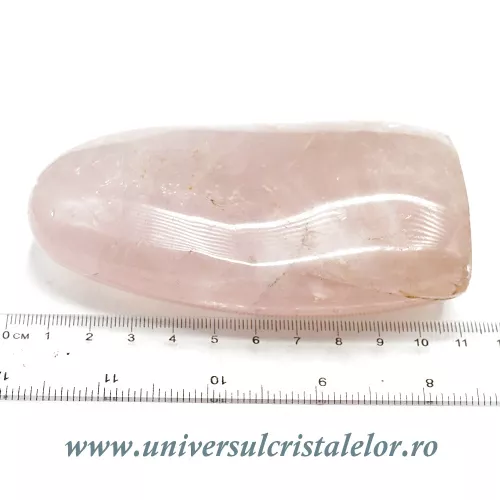 Sculptura cuart roz Sculptura cuart roz