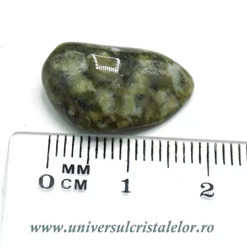 Epidot fulg de nea piatra rulata Epidot fulg de nea piatra rulata