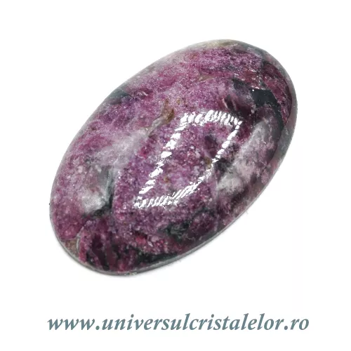 Eudialit cabochon Eudialit cabochon